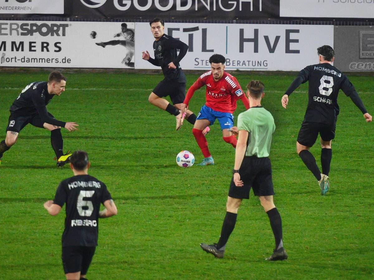 Jugadores de Homberg y Kleve en el partido Jugadores de Homberg y Kleve en el partido