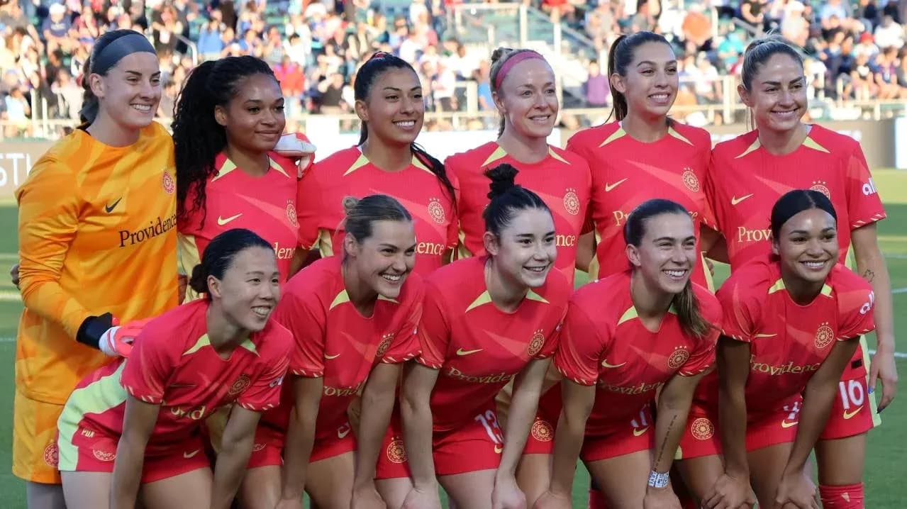 Equipo de Portland Thorns W en el campo Equipo de Portland Thorns W en el campo