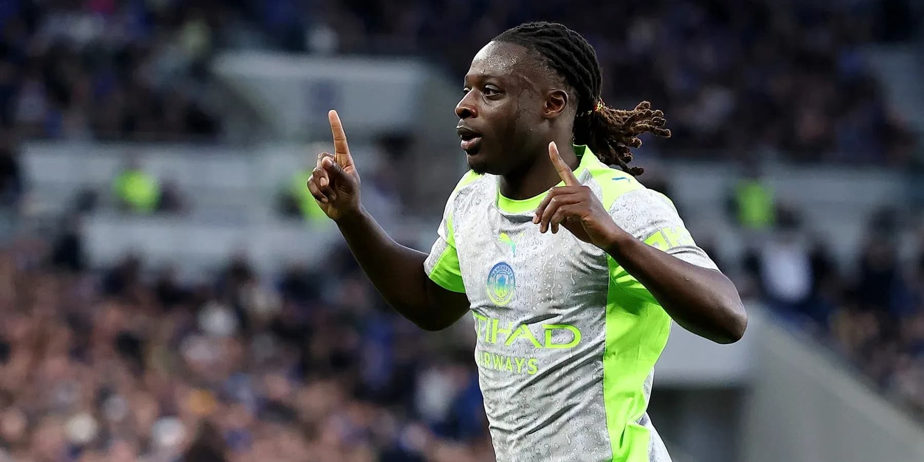 Jugador de Manchester City celebrando un gol Jugador de Manchester City celebrando un gol
