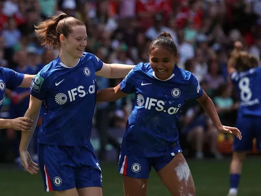 Jugadoras de Chelsea celebrando un gol en el partido Jugadoras de Chelsea celebrando un gol en el partido