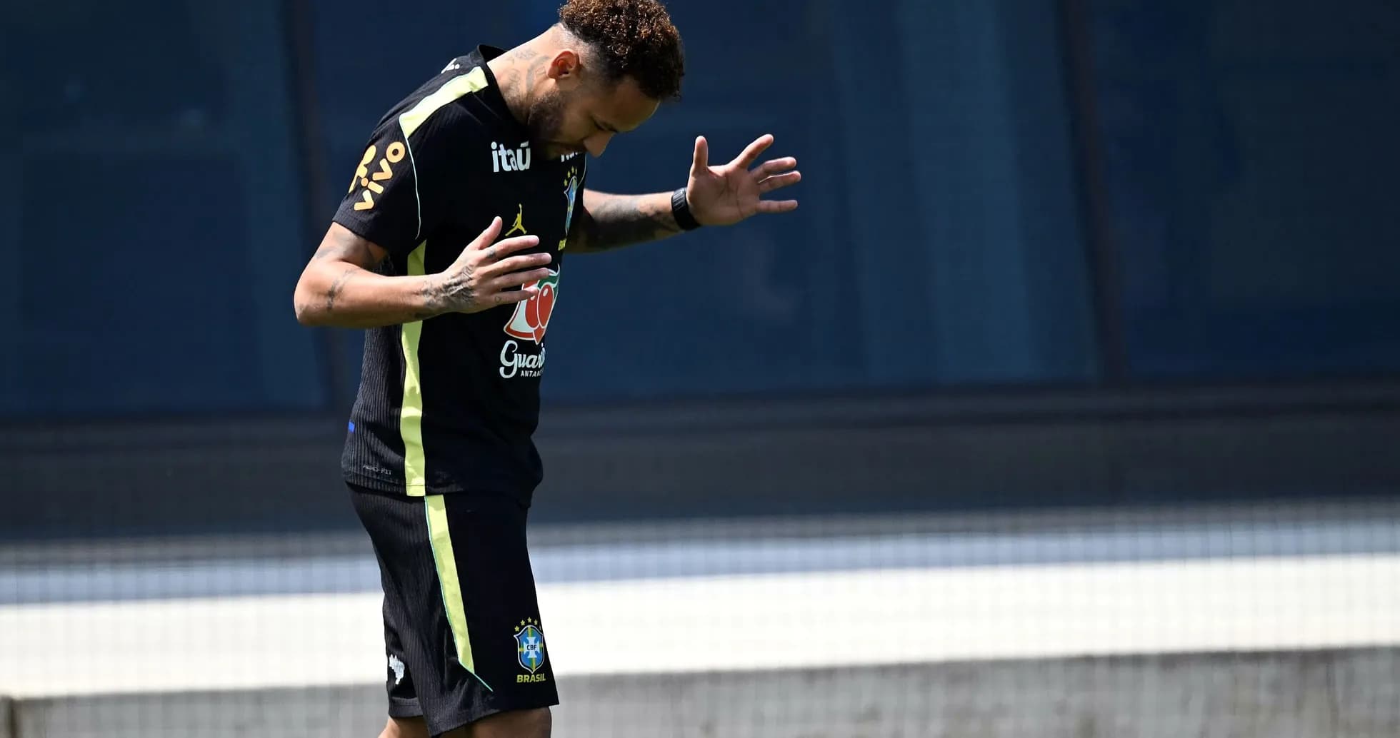 Neymar entrenando con la selección brasileña Neymar entrenando con la selección brasileña