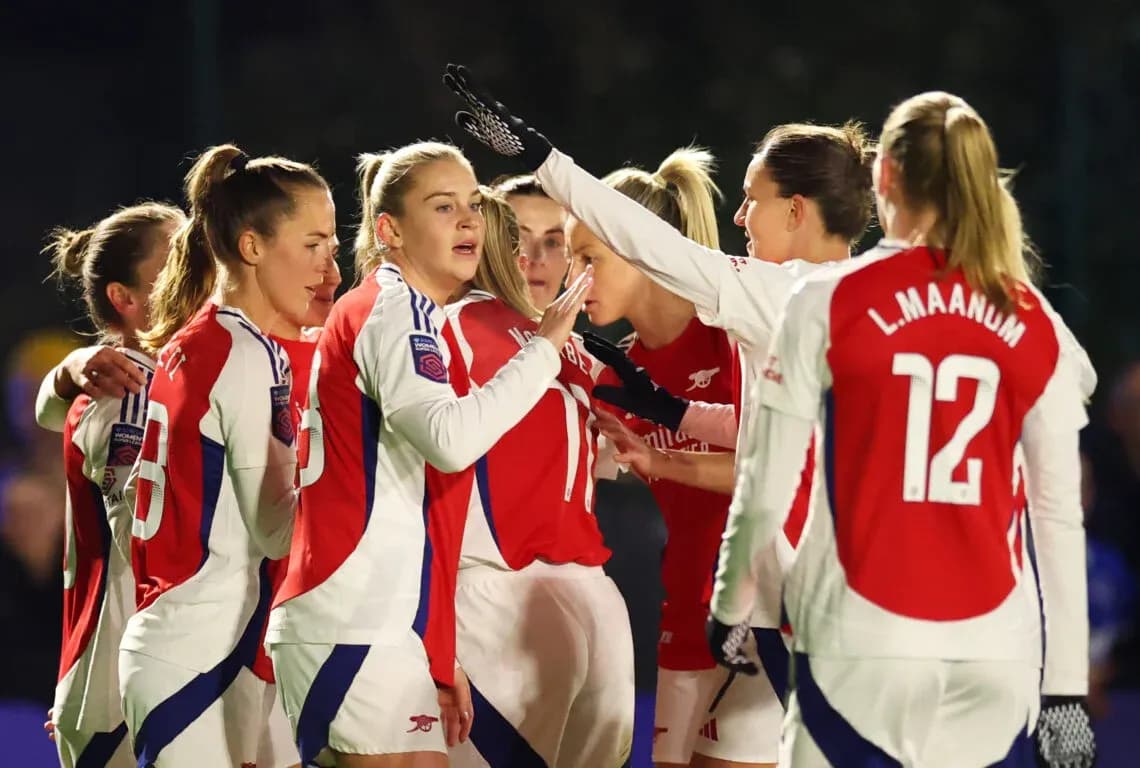 Jugadoras de Arsenal celebrando un gol Jugadoras de Arsenal celebrando un gol