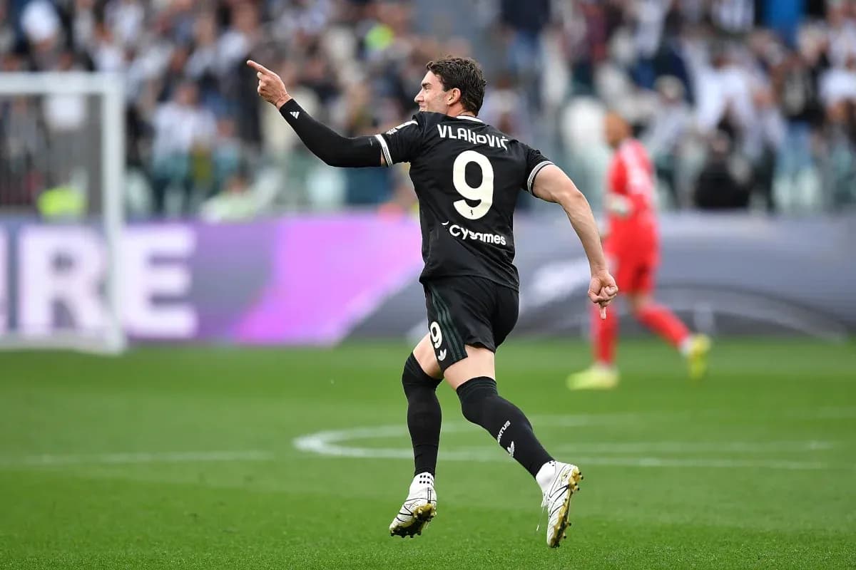 Vlahović celebra un gol durante el partido Vlahović celebra un gol durante el partido
